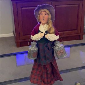 Byers Choice Caroler Milkmaid